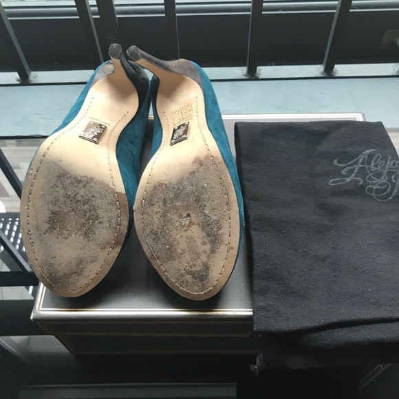 Gorgeous Teal Suede Alejandro Ingelmo Grace Pumps - Picture 3 of 5